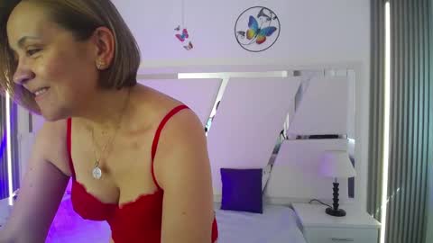 sophia_lane_ online show from November 10, 2025, 12:48 pm