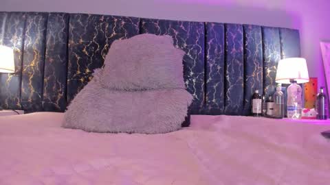 Snapshot of sophia_lemos chatting on November 13, 2025, 1:32 pm Sofia online show from November 13, 2025, 1:32 pm