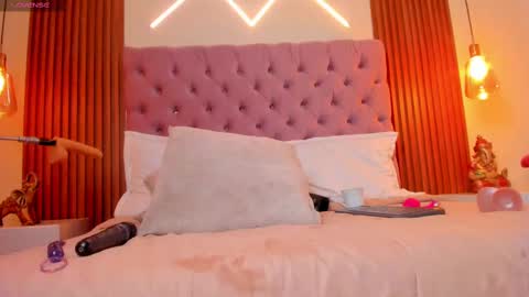 sophia_turneer online show from September 20, 2025, 8:54 pm