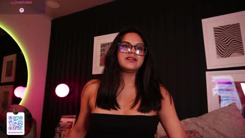 Snapshot of sophia_wilsonn_ chatting on April 25, 2026, 1:52 pm Sofi online show from April 25, 2026, 1:52 pm