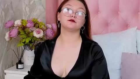 Snapshot of sophiaabelle chatting on July 22, 2026, 4:15 am SophiaBelle online show from July 22, 2026, 4:15 am