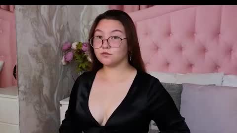 Snapshot of sophiaabelle chatting on July 28, 2026, 3:46 am SophiaBelle online show from July 28, 2026, 3:46 am