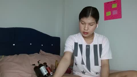 Snapshot of sophiabedford chatting on December 16, 2024, 5:11 pm Sophia Bedford online show from December 16, 2024, 5:11 pm