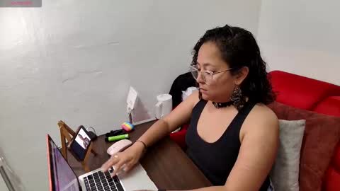 Snapshot of sophiaburton chatting on September 29, 2025, 10:47 pm sophiaburton online show from September 29, 2025, 10:47 pm