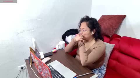 Snapshot of sophiaburton chatting on October 2, 2025, 1:23 am sophiaburton online show from October 2, 2025, 1:23 am