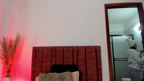 Snapshot of sophiacolliins chatting on October 10, 2025, 12:15 pm sophiacolliins online show from October 10, 2025, 12:15 pm