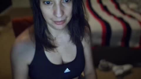 sophiadover online show from April 21, 2026, 2:51 am