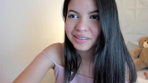 Sophia Howland online show from April 16, 2026, 9:50 pm