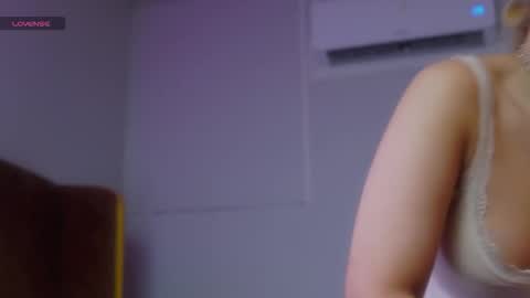 Sophia online show from March 22, 2026, 6:44 pm