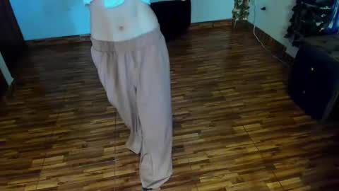 sophiamiller6 online show from April 9, 2026, 1:16 pm