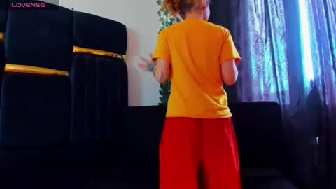 sophiamiller6 online show from April 18, 2026, 1:26 pm