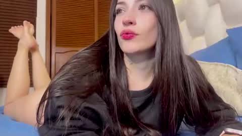 Snapshot of sophias_room chatting on June 20, 2026, 4:59 am Sophia online show from June 20, 2026, 4:59 am