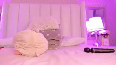 SophiaSmiths online show from February 9, 2025, 12:49 am