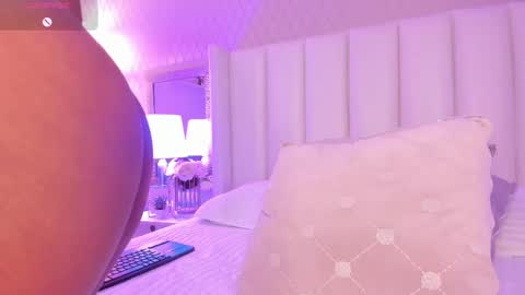 SophiaSmiths online show from November 21, 2025, 11:25 pm