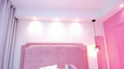 SOPHIA online show from March 7, 2025, 7:38 pm