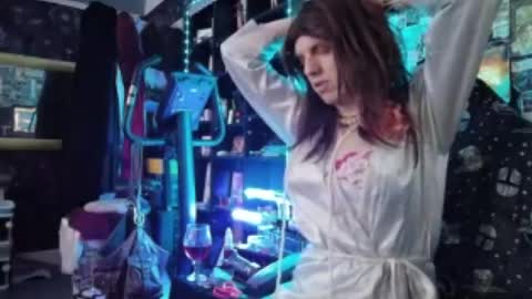 Sophie Satin1980 online show from June 26, 2026, 2:43 pm