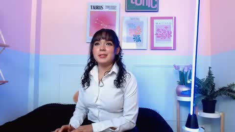 Snapshot of sophie_benet_ chatting on May 6, 2026, 2:00 pm Sophie online show from May 6, 2026, 2:00 pm