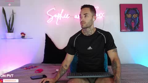 SOPHIE - FOXX online show from October 22, 2025, 1:44 pm