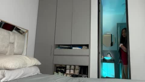 Sophie online show from April 1, 2026, 10:29 pm