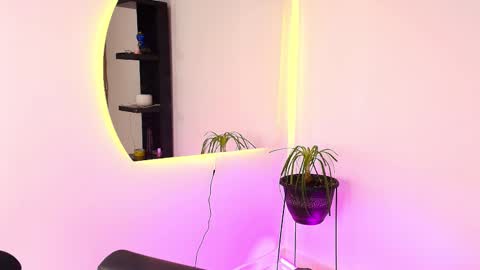 Snapshot of sophie_janner chatting on February 18, 2026, 7:10 pm SOPHIE JANNER online show from February 18, 2026, 7:10 pm