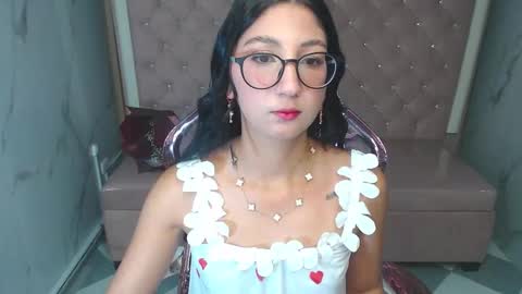 Snapshot of sophie_jones_b chatting on February 14, 2026, 12:46 pm sophie_jones_b online show from February 14, 2026, 12:46 pm