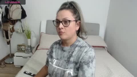 Snapshot of sophie_lopez1 chatting on December 9, 2024, 2:13 am Sofa online show from December 9, 2024, 2:13 am