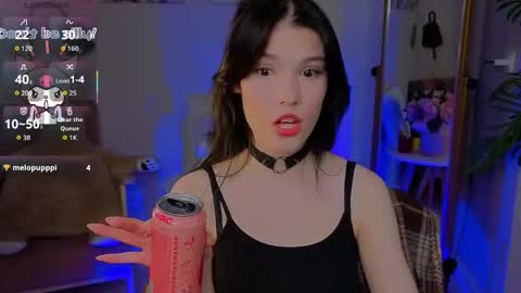 sophie_nomenal_ online show from October 17, 2025, 1:57 pm