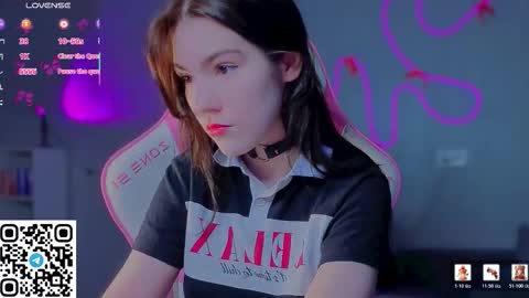 sophie_nomenal_ online show from March 19, 2026, 2:32 pm