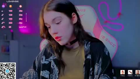 sophie_nomenal_ online show from March 27, 2026, 2:17 pm
