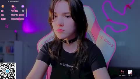 sophie_nomenal_ online show from March 28, 2026, 6:29 pm