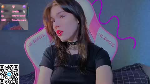 sophie_nomenal_ online show from April 22, 2026, 3:13 pm