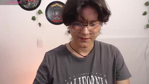 sophie_ross1 online show from October 7, 2025, 12:52 am