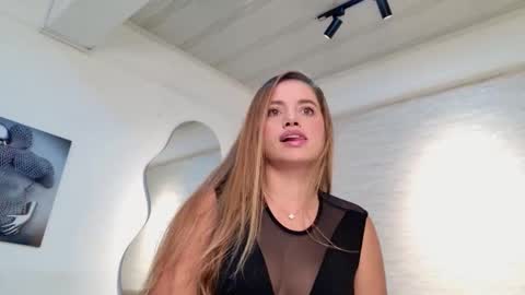 Snapshot of sophie_rousses chatting on February 11, 2026, 1:05 pm sophie_rousses online show from February 11, 2026, 1:05 pm
