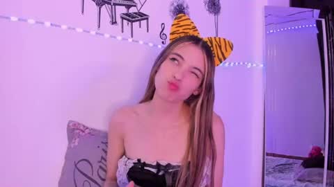 Sophie online show from July 17, 2026, 3:02 am