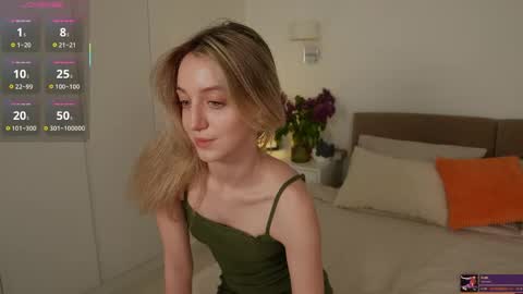 Snapshot of sophiebelll chatting on May 8, 2026, 9:25 am sophiebelll online show from May 8, 2026, 9:25 am