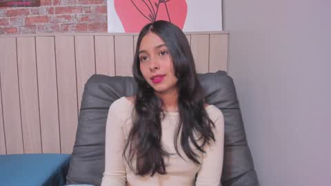 Sophie online show from February 5, 2025, 12:49 pm