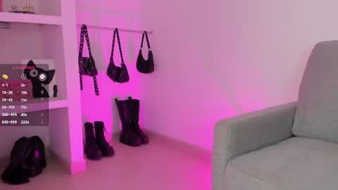 sophie  online show from July 28, 2026, 8:52 pm