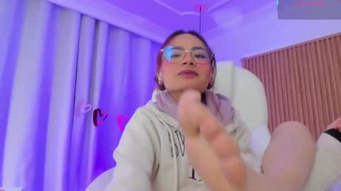   Sophie  IG sophiecherry es   online show from March 7, 2025, 5:51 am