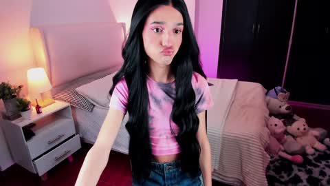 Snapshot of sophiecornett chatting on January 22, 2025, 12:59 am online show from January 22, 2025, 12:59 am