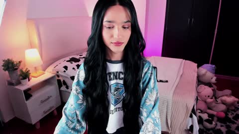 Snapshot of sophiecornett chatting on February 1, 2025, 7:55 pm online show from February 1, 2025, 7:55 pm