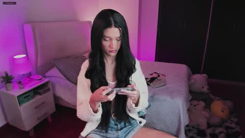 Snapshot of sophiecornett chatting on September 9, 2025, 1:27 am online show from September 9, 2025, 1:27 am