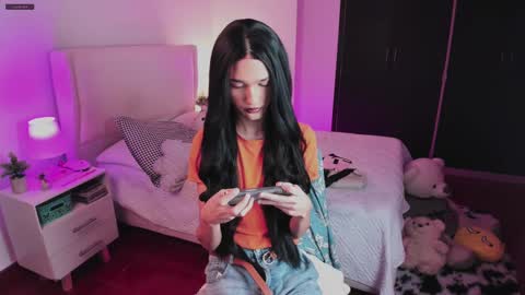 Snapshot of sophiecornett chatting on September 10, 2025, 2:00 am online show from September 10, 2025, 2:00 am