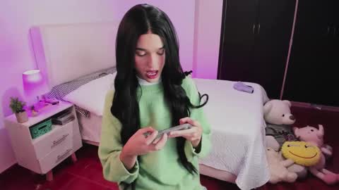 Snapshot of sophiecornett chatting on September 17, 2025, 1:29 am online show from September 17, 2025, 1:29 am