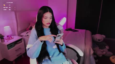 Snapshot of sophiecornett chatting on October 14, 2025, 12:33 am online show from October 14, 2025, 12:33 am