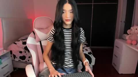    online show from May 25, 2026, 1:44 am