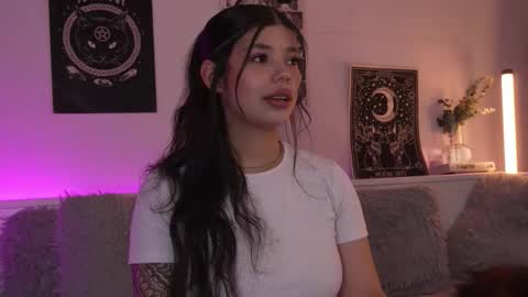 Snapshot of sophiee_art chatting on October 7, 2025, 2:20 am Sophiee online show from October 7, 2025, 2:20 am