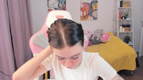 Sophie  online show from December 28, 2024, 4:30 am