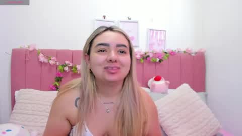 sophiee rosee online show from May 18, 2026, 8:25 pm