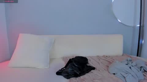 Sophie online show from July 25, 2026, 11:13 pm