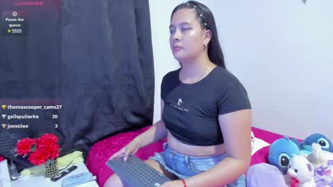 Snapshot of sophieewoods chatting on February 19, 2025, 11:46 pm Sophie Woods online show from February 19, 2025, 11:46 pm